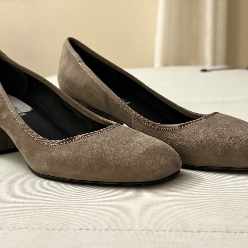 Kenneth Cole Taupe Women's Flats